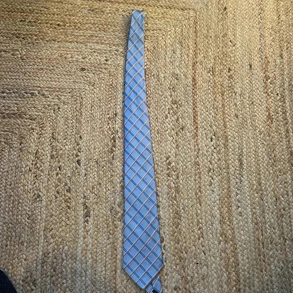 Geoffrey Bean 100% Silk Tie 58 inches in length - Picture 2 of 3